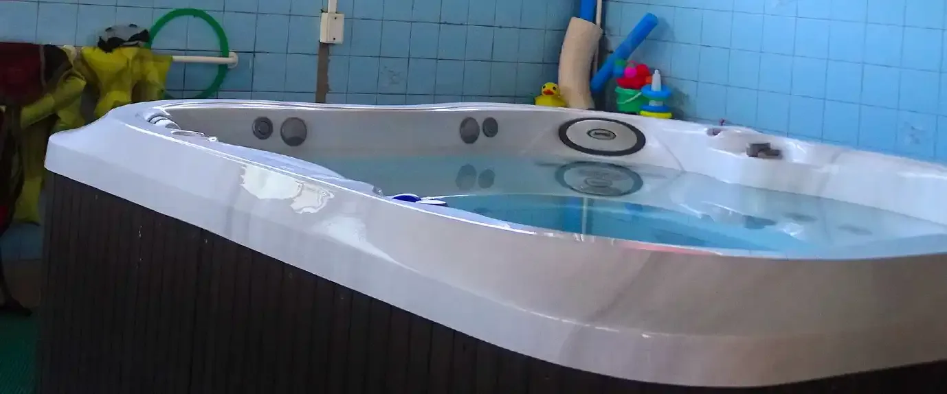 Residente en terapia de jacuzzi